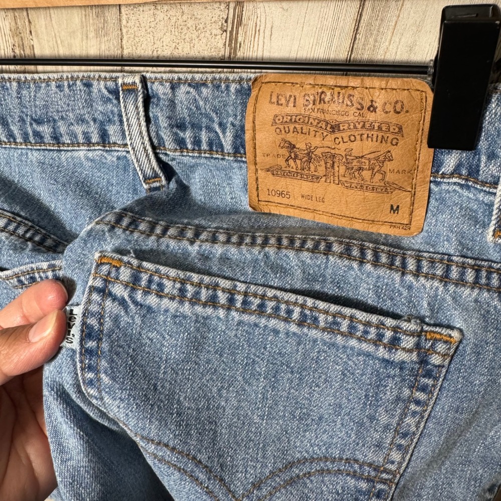 Vintage 90s Levis Denim Jean Mom‎ Short High Waist USA White Tab Womens Size 7 - Picture 4 of 6